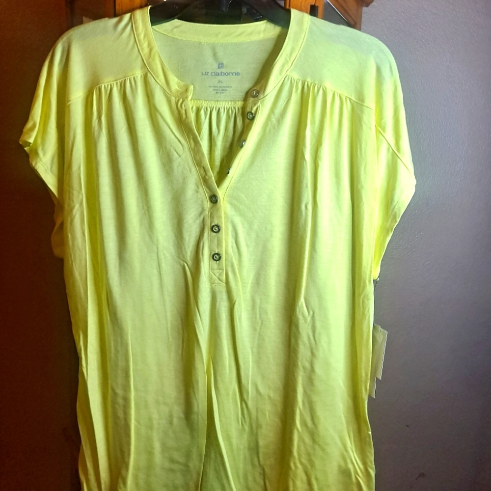 ***CHARITY SALE*** Liz Claiborne Yellow Tee XL NWT